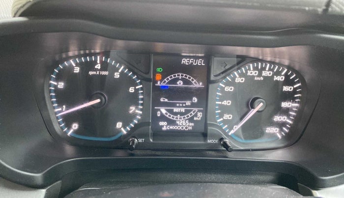 2023 Tata ALTROZ XZ PETROL, Petrol, Manual, 4,247 km, Odometer Image