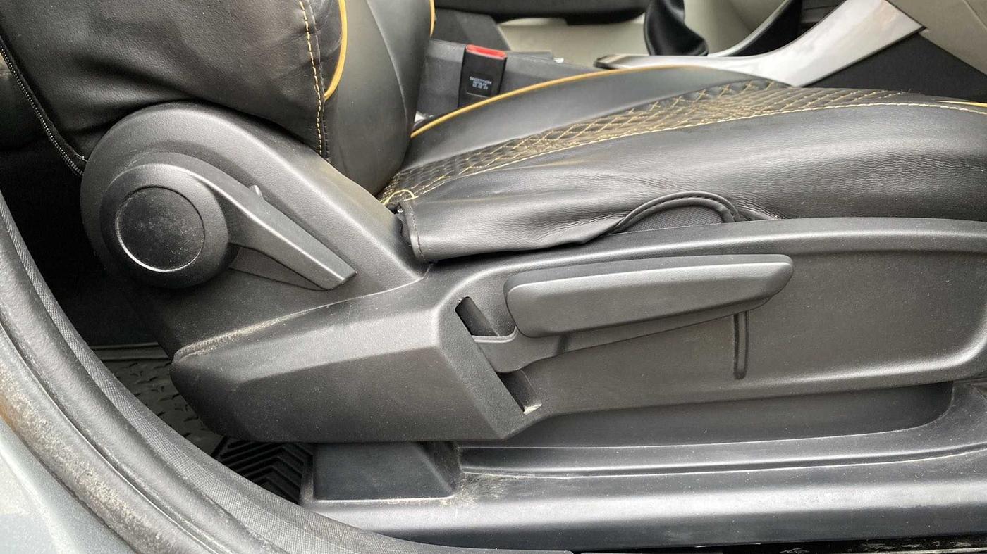 2023 Tata ALTROZ XZ PETROL, Petrol, Manual, 4,247 km, Driver Side Adjustment Panel