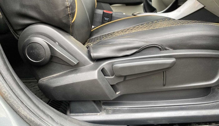 2023 Tata ALTROZ XZ PETROL, Petrol, Manual, 4,247 km, Driver Side Adjustment Panel