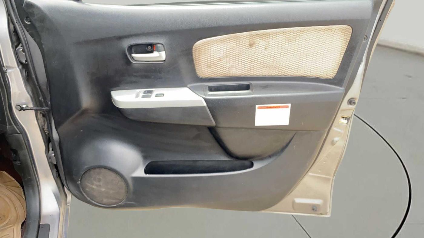 2017 Maruti Wagon R 1.0 LXI CNG, CNG, Manual, 1,01,188 km, Driver Side Door Panels Control