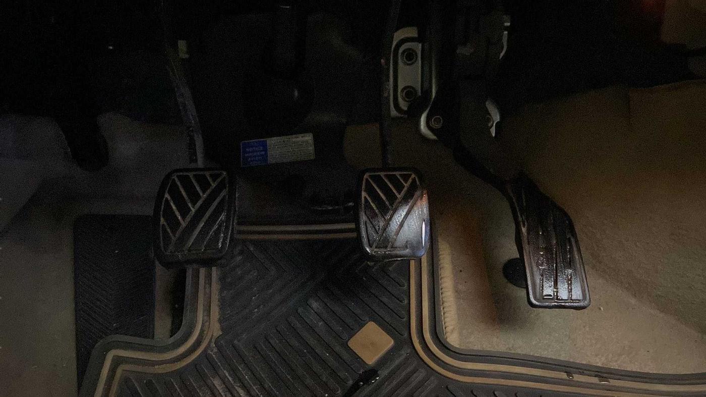 2016 Maruti Ciaz ZXI, Petrol, Manual, 57,286 km, Pedals