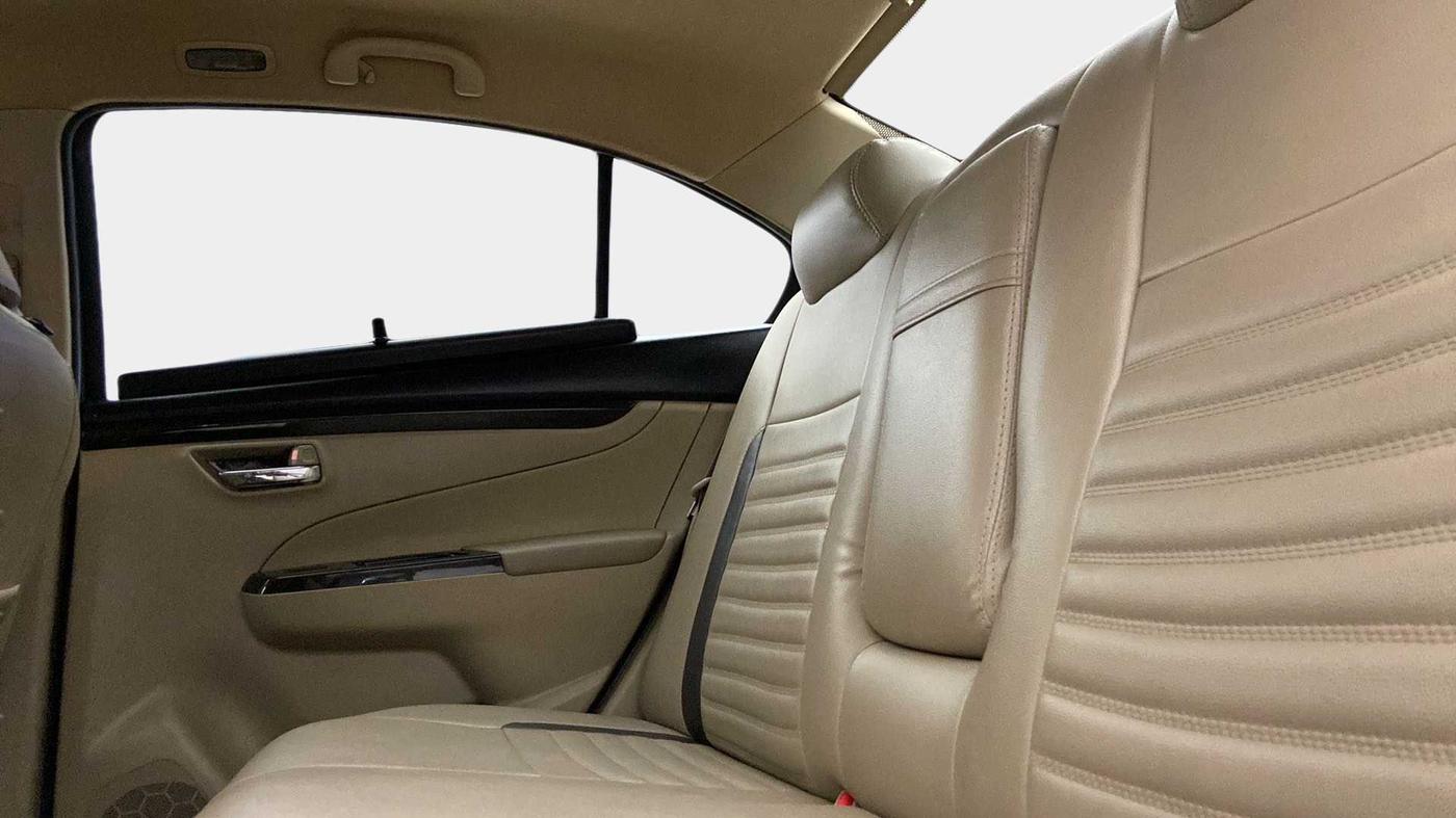 2016 Maruti Ciaz ZXI, Petrol, Manual, 57,286 km, Right Side Rear Door Cabin