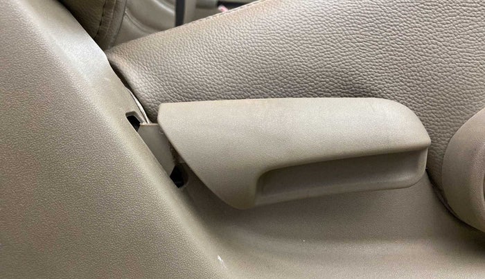 2016 Maruti Ciaz ZXI, Petrol, Manual, 57,286 km, Driver Side Adjustment Panel
