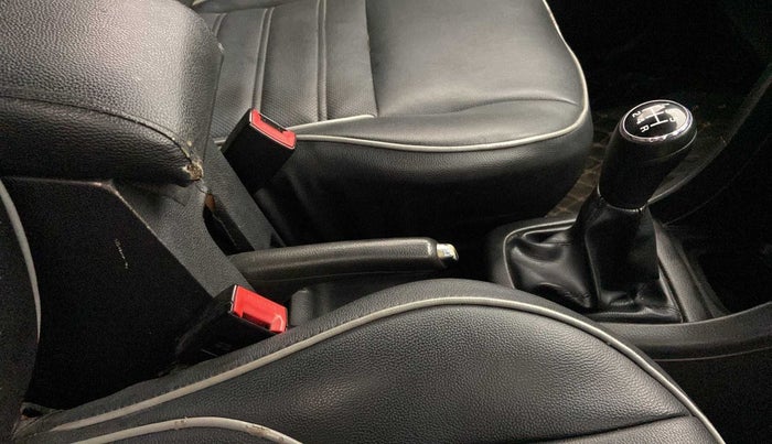 2014 Maruti Swift VXI, Petrol, Manual, 73,317 km, Gear Lever
