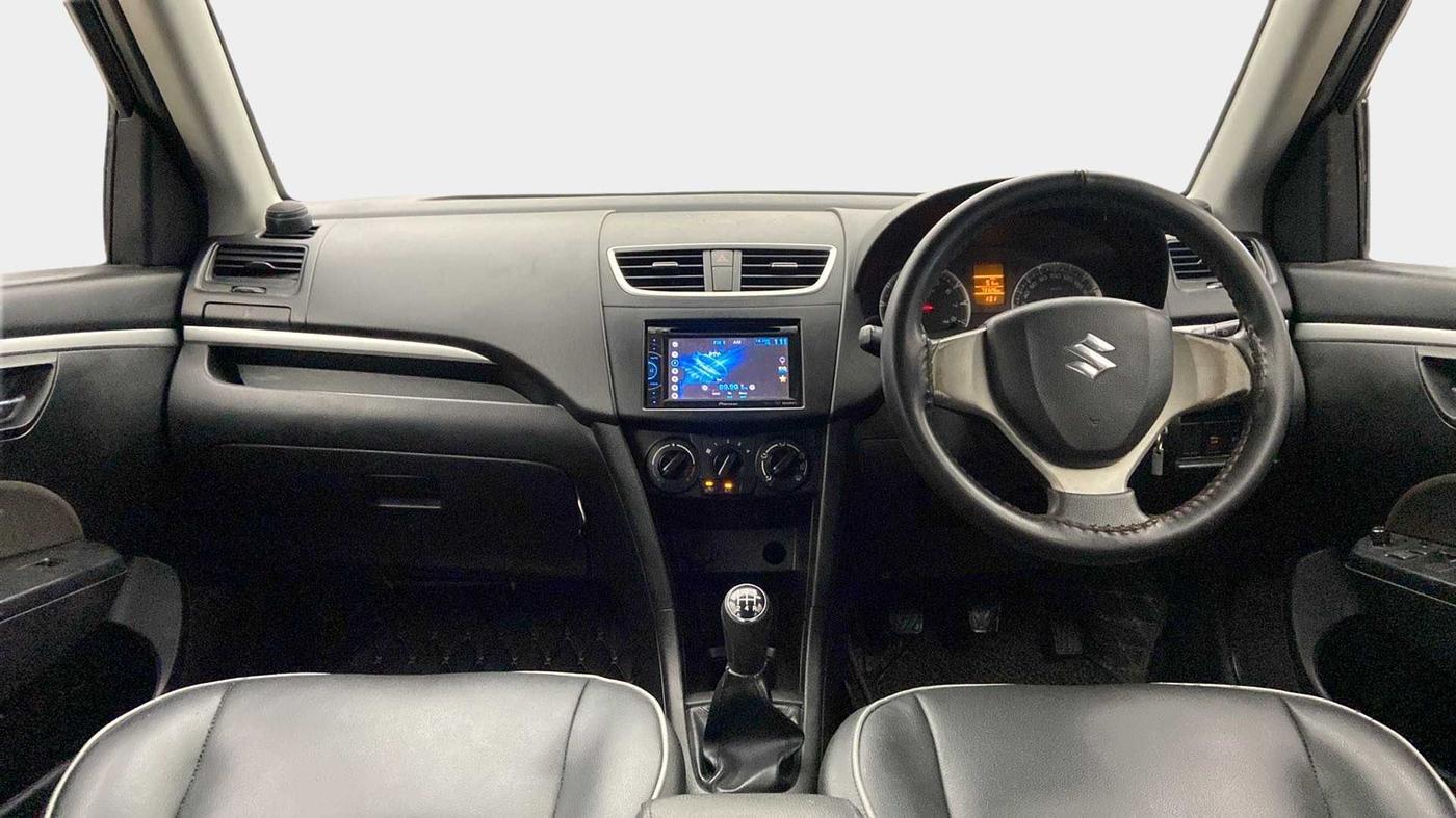2014 Maruti Swift VXI, Petrol, Manual, 73,317 km, Dashboard