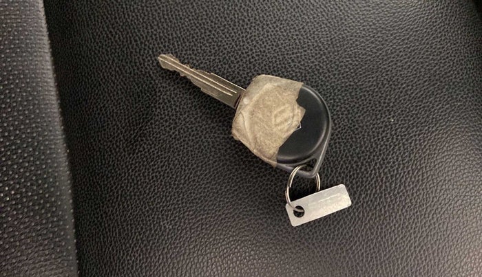 2014 Maruti Swift VXI, Petrol, Manual, 73,317 km, Key Close Up