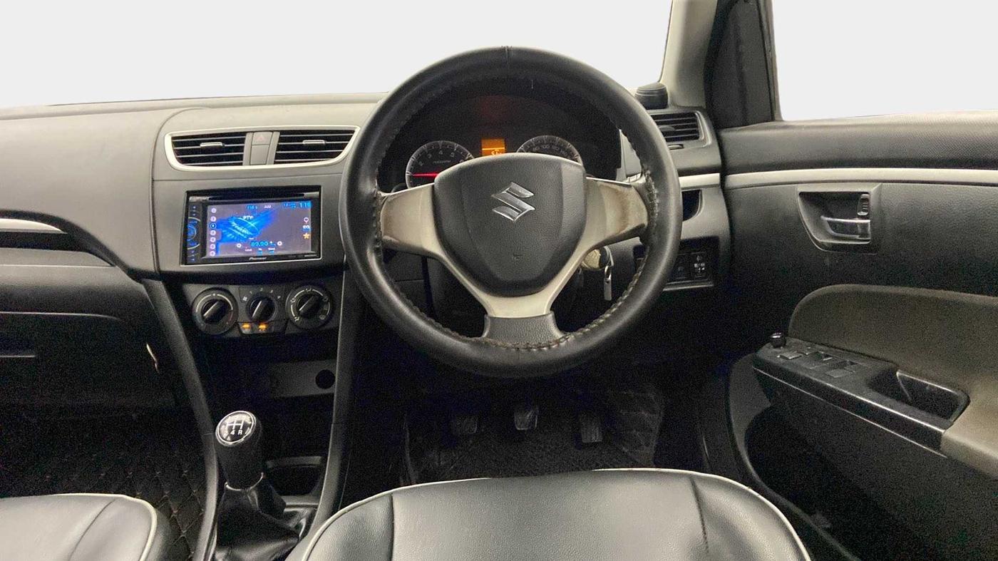 2014 Maruti Swift VXI, Petrol, Manual, 73,317 km, Steering Wheel Close Up
