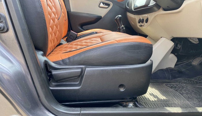 2021 Maruti Alto LXI, Petrol, Manual, 16,301 km, Driver Side Adjustment Panel