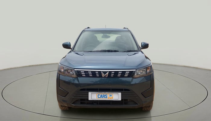 2023 Mahindra XUV300 W6 1.2 PETROL, Petrol, Manual, 10,190 km, Front
