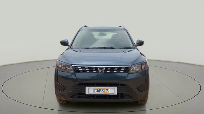 2023 Mahindra XUV300 W6 1.2 PETROL, Petrol, Manual, 10,190 km, Front