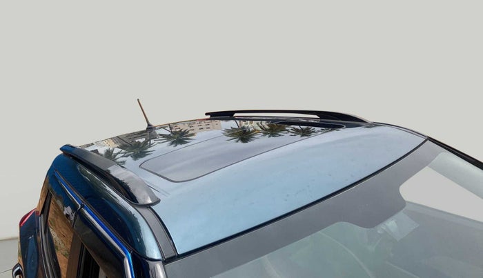2023 Mahindra XUV300 W6 1.2 PETROL, Petrol, Manual, 10,190 km, Roof