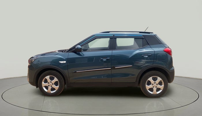 2023 Mahindra XUV300 W6 1.2 PETROL, Petrol, Manual, 10,190 km, Left Side