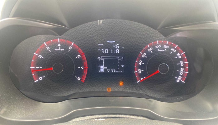 2023 Mahindra XUV300 W6 1.2 PETROL, Petrol, Manual, 10,190 km, Odometer Image