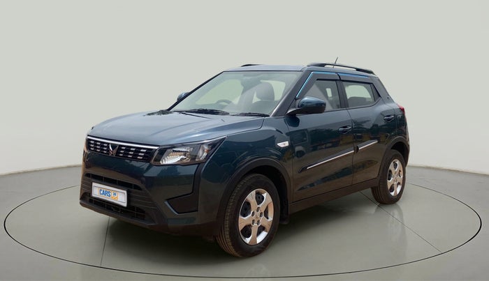 2023 Mahindra XUV300 W6 1.2 PETROL, Petrol, Manual, 10,190 km, Left Front Diagonal