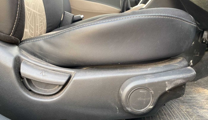 2018 Hyundai Grand i10 ASTA 1.2 KAPPA VTVT, Petrol, Manual, 53,664 km, Driver Side Adjustment Panel