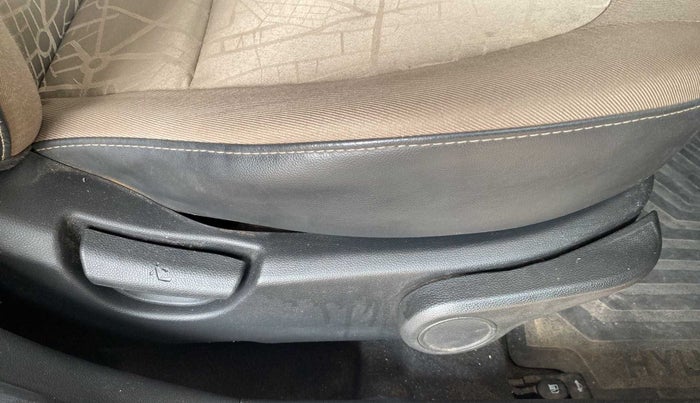 2014 Hyundai Xcent S 1.2, Petrol, Manual, 60,551 km, Driver Side Adjustment Panel