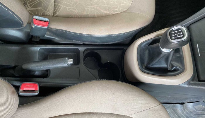 2014 Hyundai Xcent S 1.2, Petrol, Manual, 60,551 km, Gear Lever