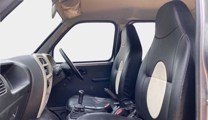 2018 Maruti Eeco 5 STR WITH A/C+HTR, Petrol, Manual, 66,374 km, Right Side Front Door Cabin