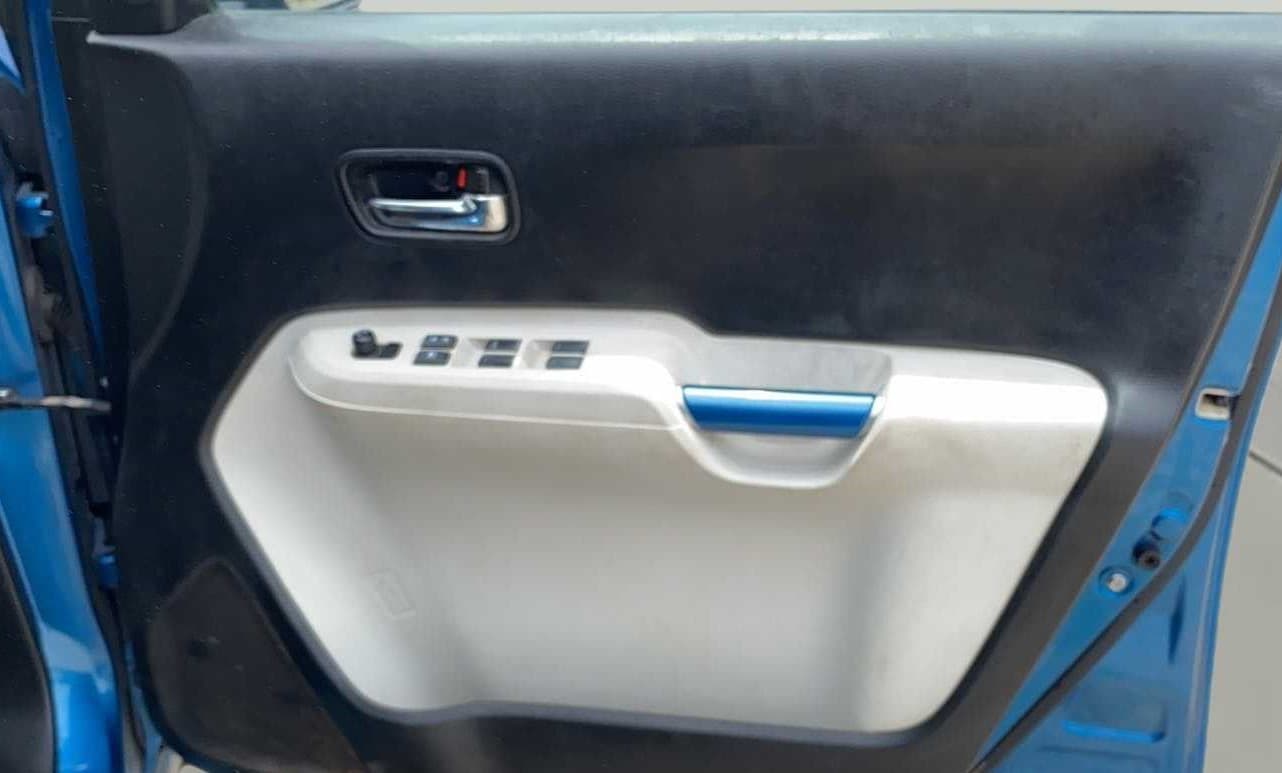 2017 Maruti IGNIS ALPHA 1.2, Petrol, Manual, 34,518 km, Driver Side Door Panels Control