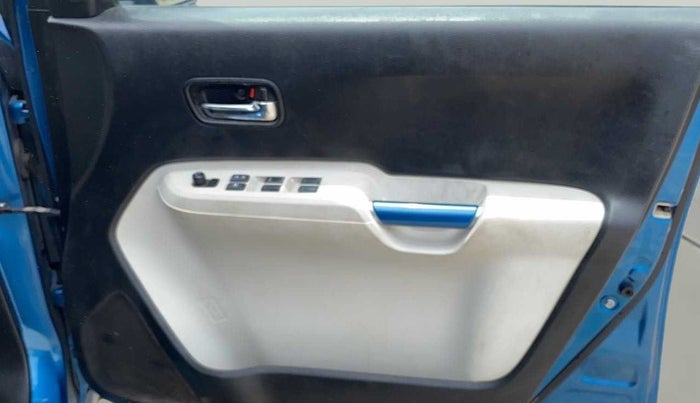 2017 Maruti IGNIS ALPHA 1.2, Petrol, Manual, 34,518 km, Driver Side Door Panels Control