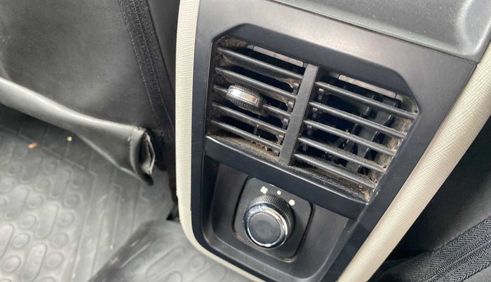2018 Tata NEXON XT PETROL, Petrol, Manual, 40,602 km, AC Unit - Rear vent has minor damage