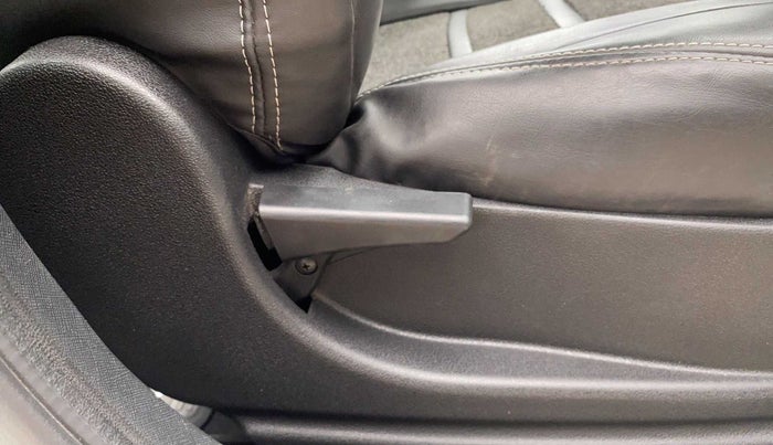 2018 Tata NEXON XT PETROL, Petrol, Manual, 40,602 km, Driver Side Adjustment Panel