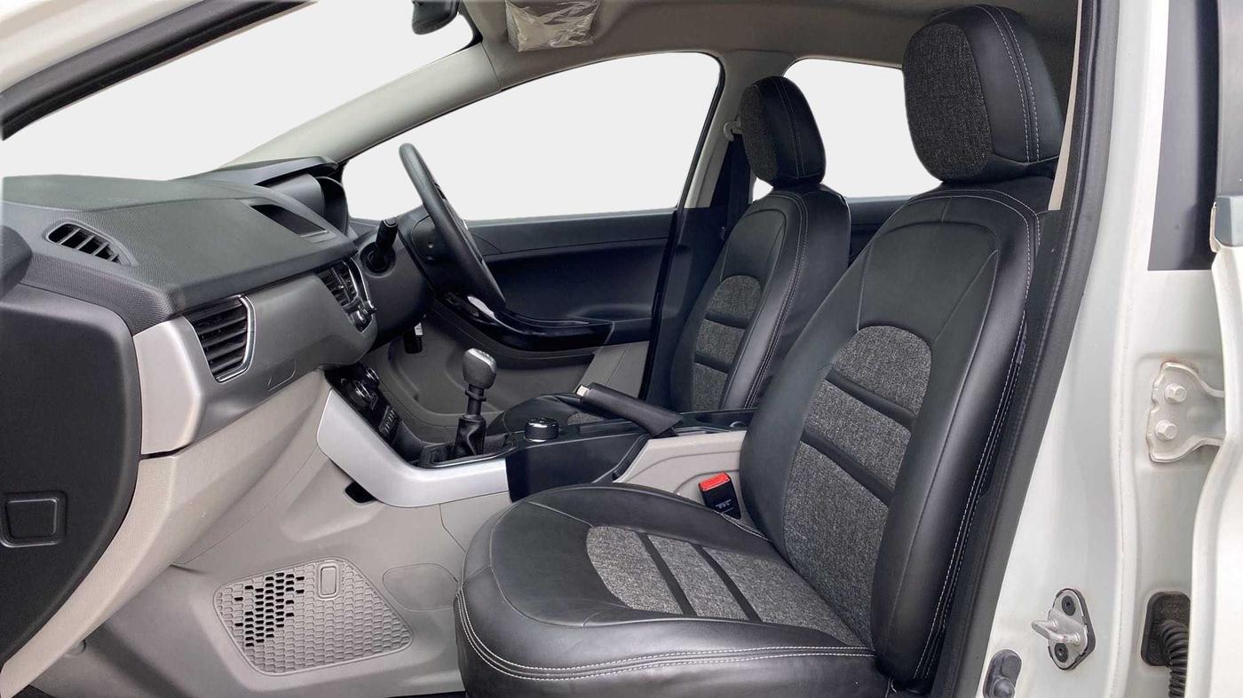 2018 Tata NEXON XT PETROL, Petrol, Manual, 40,602 km, Right Side Front Door Cabin