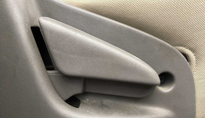 2016 Datsun Go Plus T, Petrol, Manual, 45,143 km, Driver Side Adjustment Panel