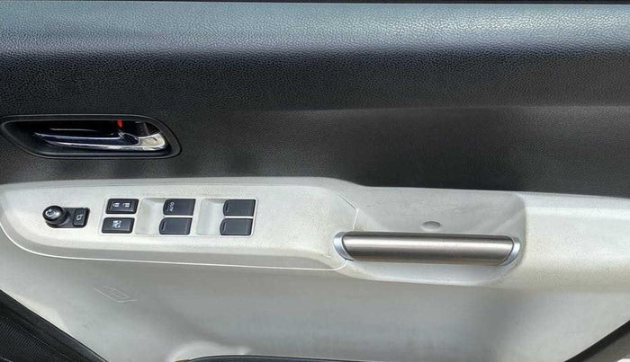 2017 Maruti IGNIS ZETA 1.2, Petrol, Manual, 27,027 km, Driver Side Door Panels Control