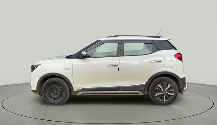 2019 Mahindra XUV300 W6 1.5 DIESEL, Diesel, Manual, 59,050 km, Left Side