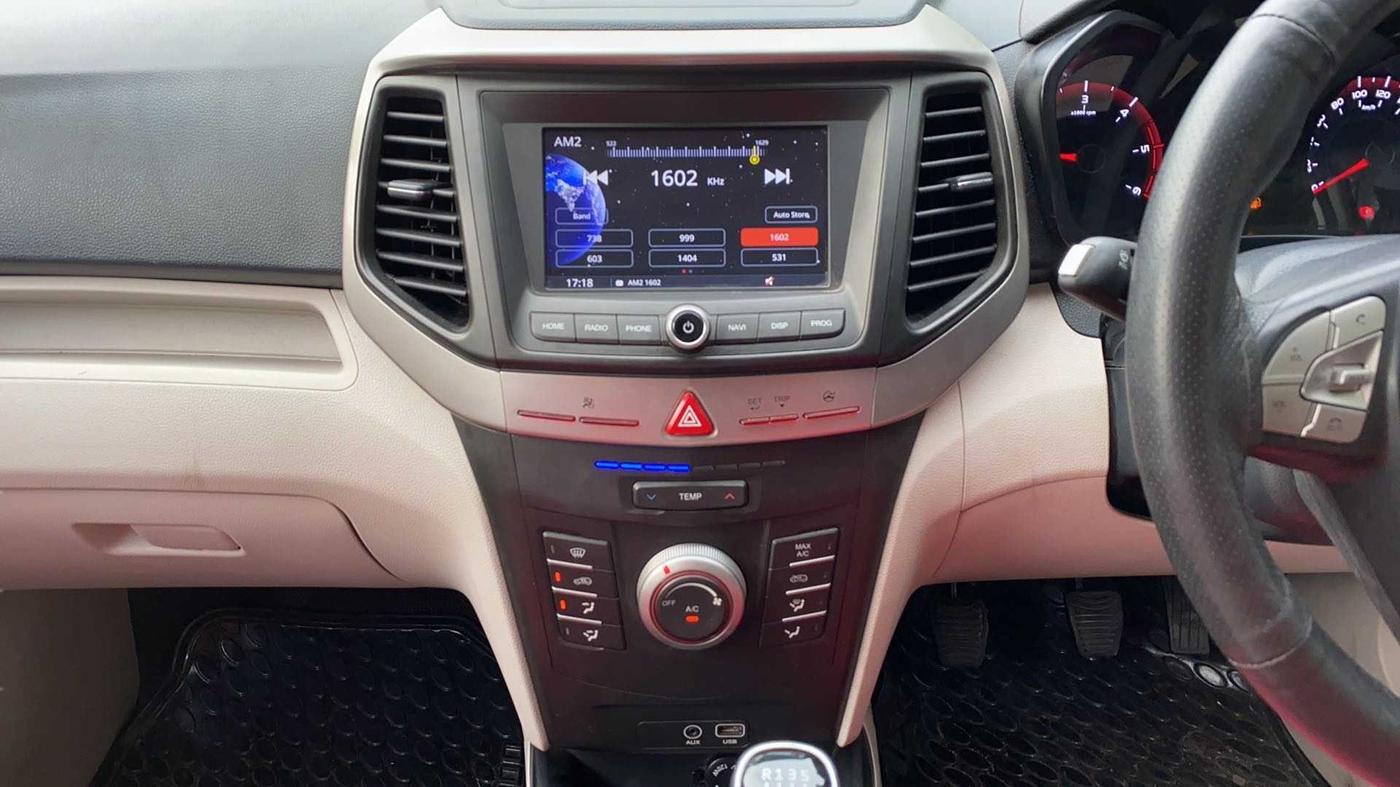 2019 Mahindra XUV300 W6 1.5 DIESEL, Diesel, Manual, 59,050 km, Air Conditioner