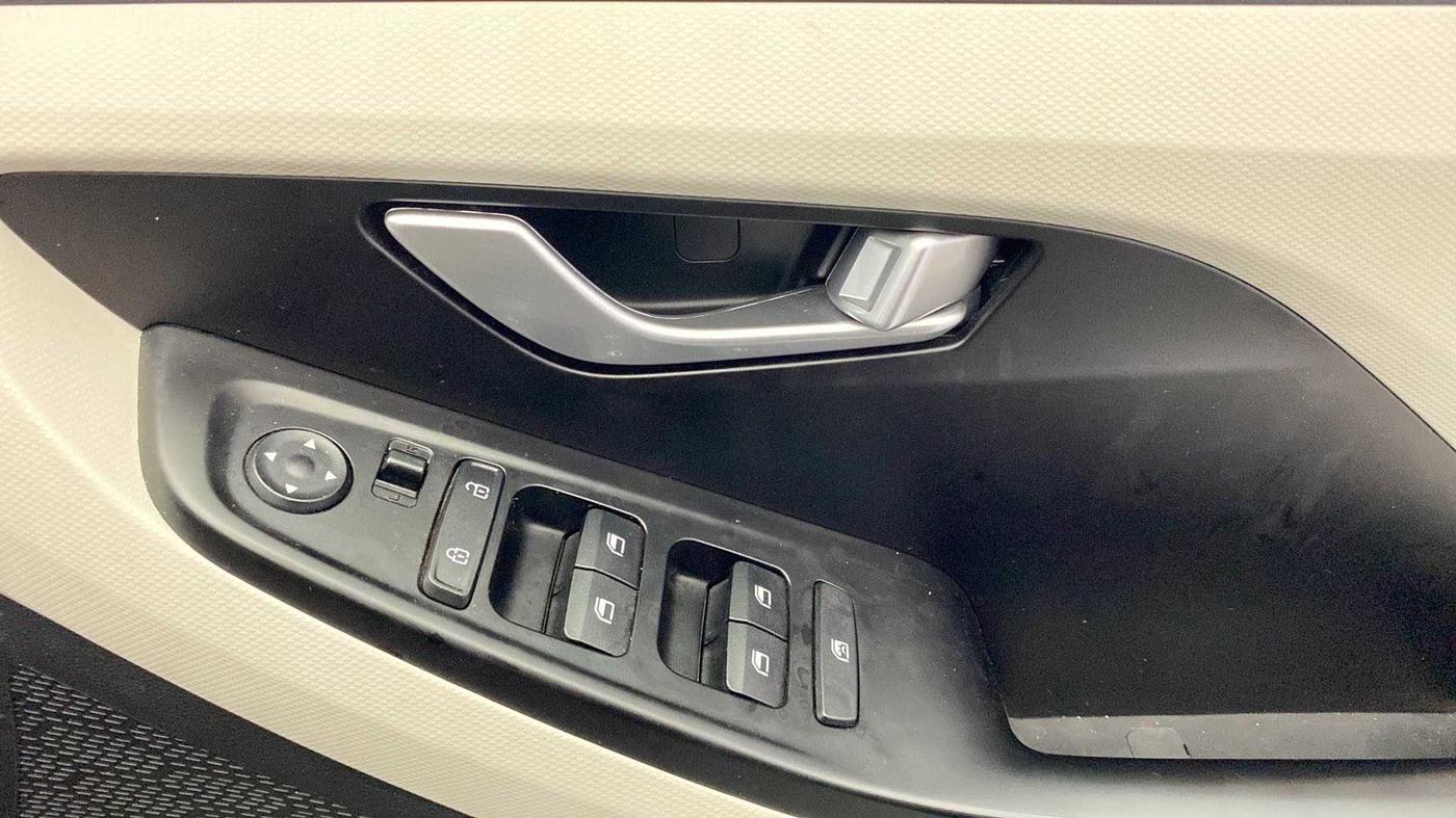 2020 Hyundai Creta S 1.5 PETROL, Petrol, Manual, 16,919 km, Driver Side Door Panels Control