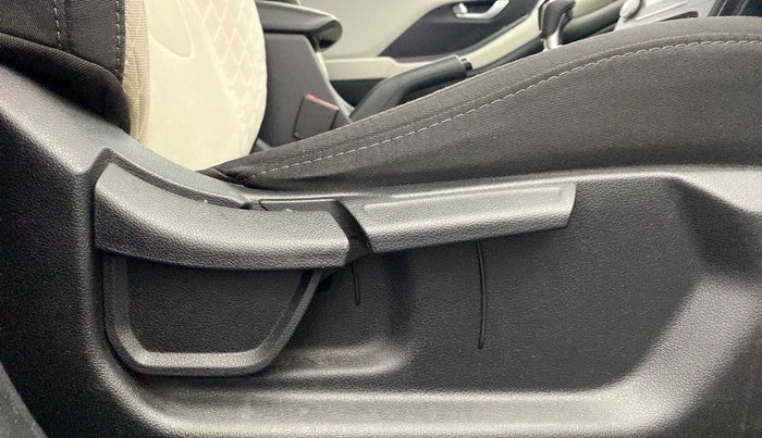 2020 Hyundai Creta S 1.5 PETROL, Petrol, Manual, 16,919 km, Driver Side Adjustment Panel