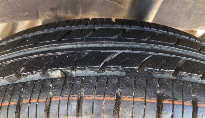 2016 Renault Kwid RXT 0.8, Petrol, Manual, 56,434 km, Left Rear Tyre Tread