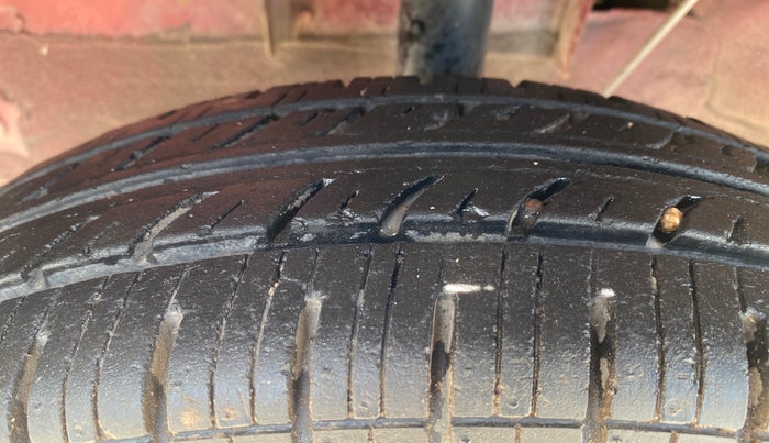 2016 Renault Kwid RXT 0.8, Petrol, Manual, 56,434 km, Left Front Tyre Tread