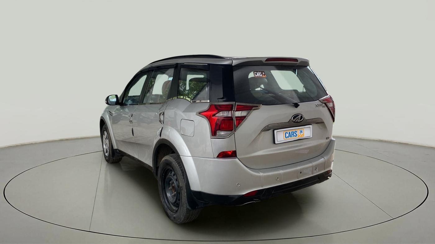 2020 Mahindra XUV500 W7, Diesel, Manual, 32,491 km, Left Back Diagonal