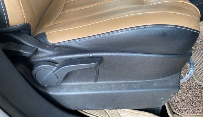 2020 Mahindra XUV500 W7, Diesel, Manual, 32,491 km, Driver Side Adjustment Panel