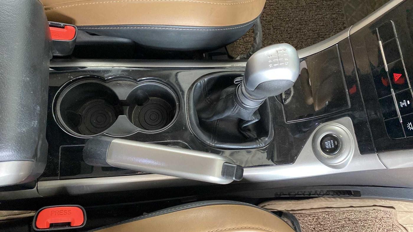 2020 Mahindra XUV500 W7, Diesel, Manual, 32,491 km, Gear Lever
