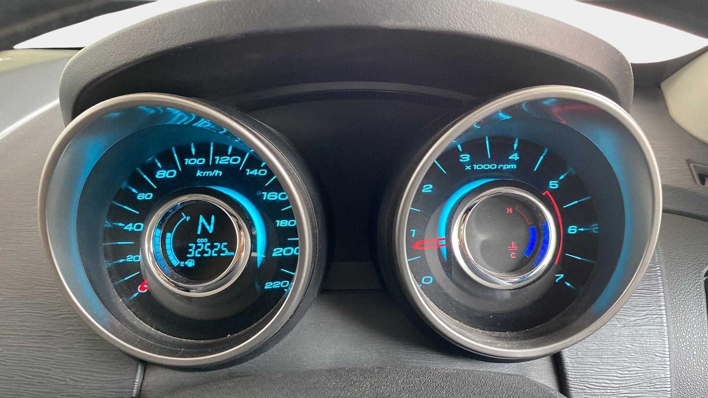 2020 Mahindra XUV500 W7, Diesel, Manual, 32,491 km, Odometer Image