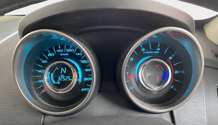 2020 Mahindra XUV500 W7, Diesel, Manual, 32,491 km, Odometer Image