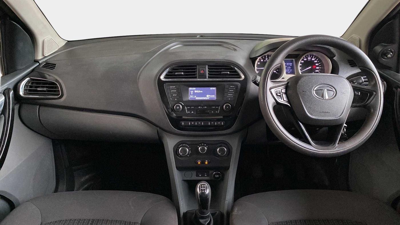 2017 Tata TIGOR XZ PETROL, Petrol, Manual, 95,488 km, Dashboard