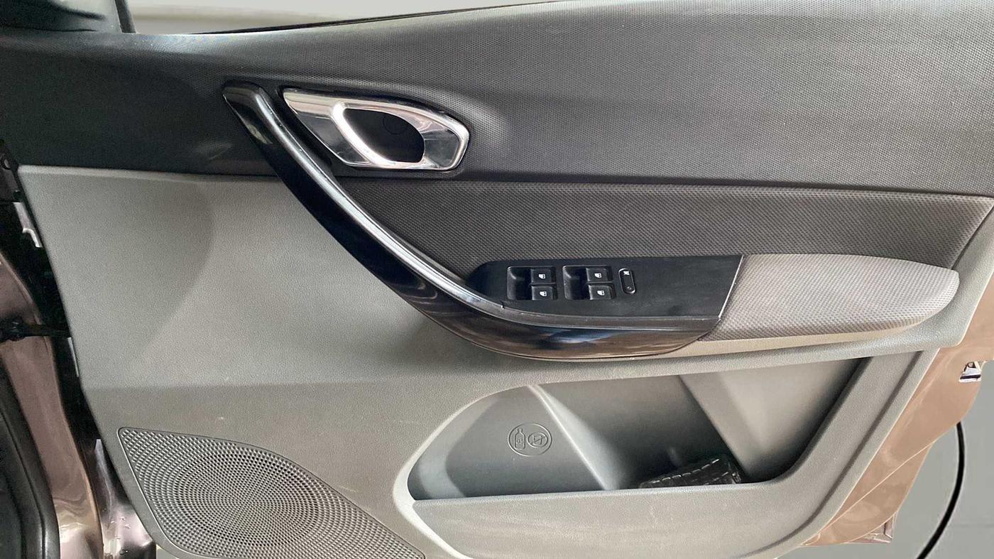 2017 Tata TIGOR XZ PETROL, Petrol, Manual, 95,488 km, Driver Side Door Panels Control