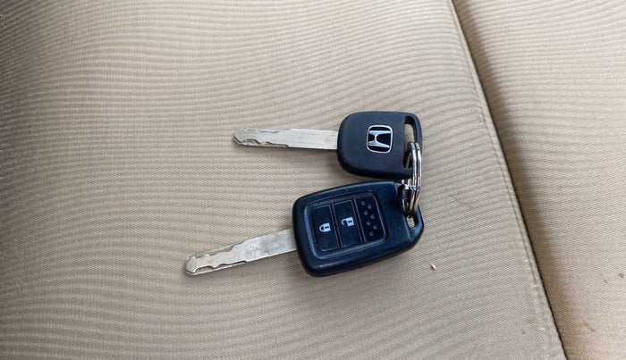 2014 Honda City 1.5L I-VTEC SV, Petrol, Manual, 1,08,350 km, Key Close Up