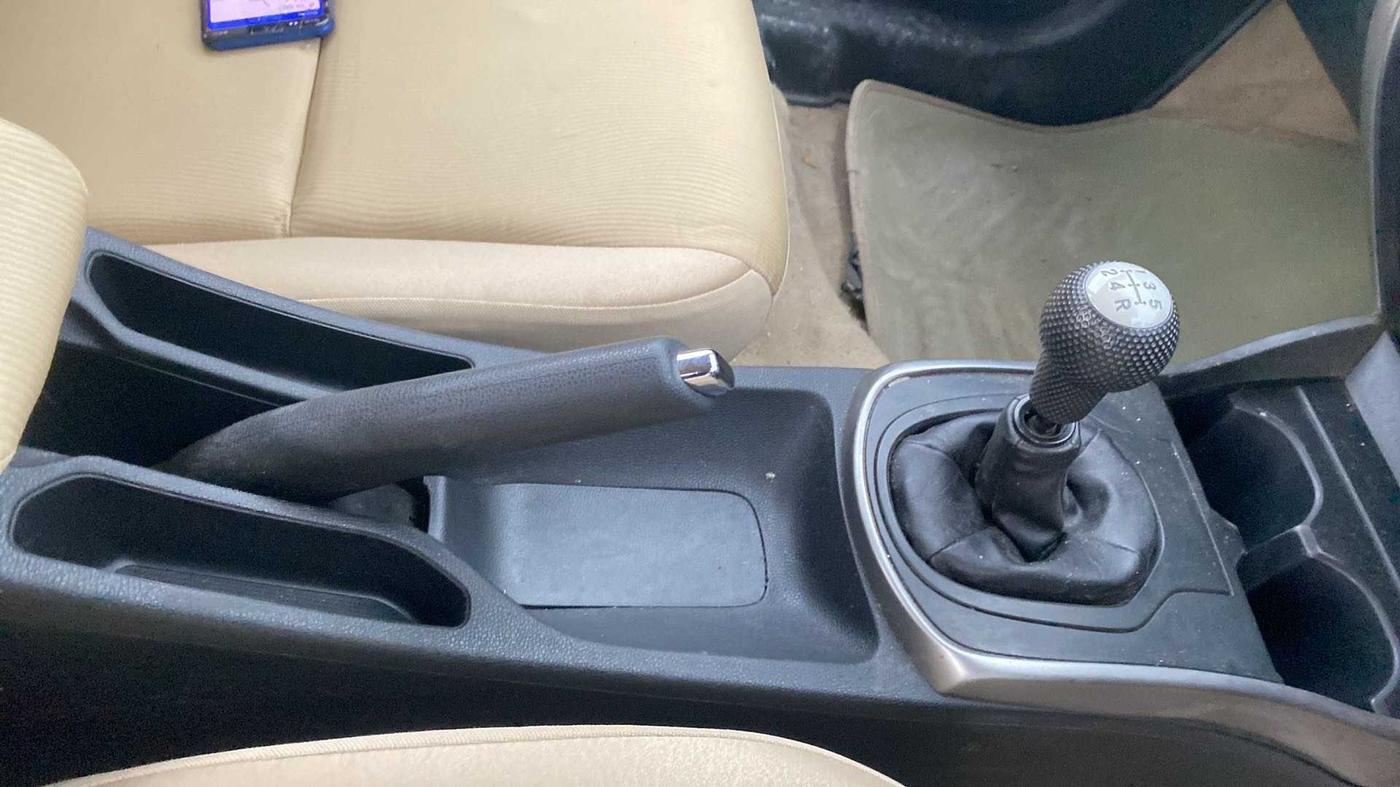 2014 Honda City 1.5L I-VTEC SV, Petrol, Manual, 1,08,350 km, Gear Lever