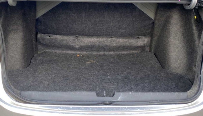 2014 Honda City 1.5L I-VTEC SV, Petrol, Manual, 1,08,350 km, Boot Inside