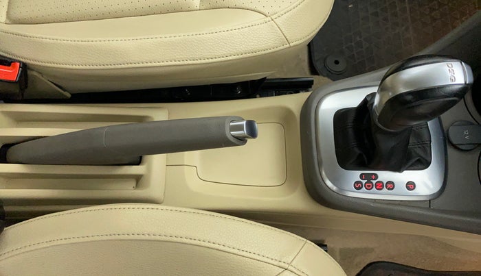 2017 Volkswagen Vento HIGHLINE TDI AT, Diesel, Automatic, 64,522 km, Gear Lever