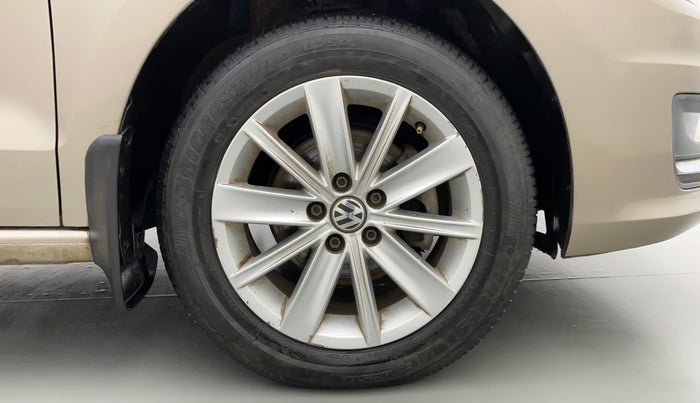 2017 Volkswagen Vento HIGHLINE TDI AT, Diesel, Automatic, 64,522 km, Right Front Wheel