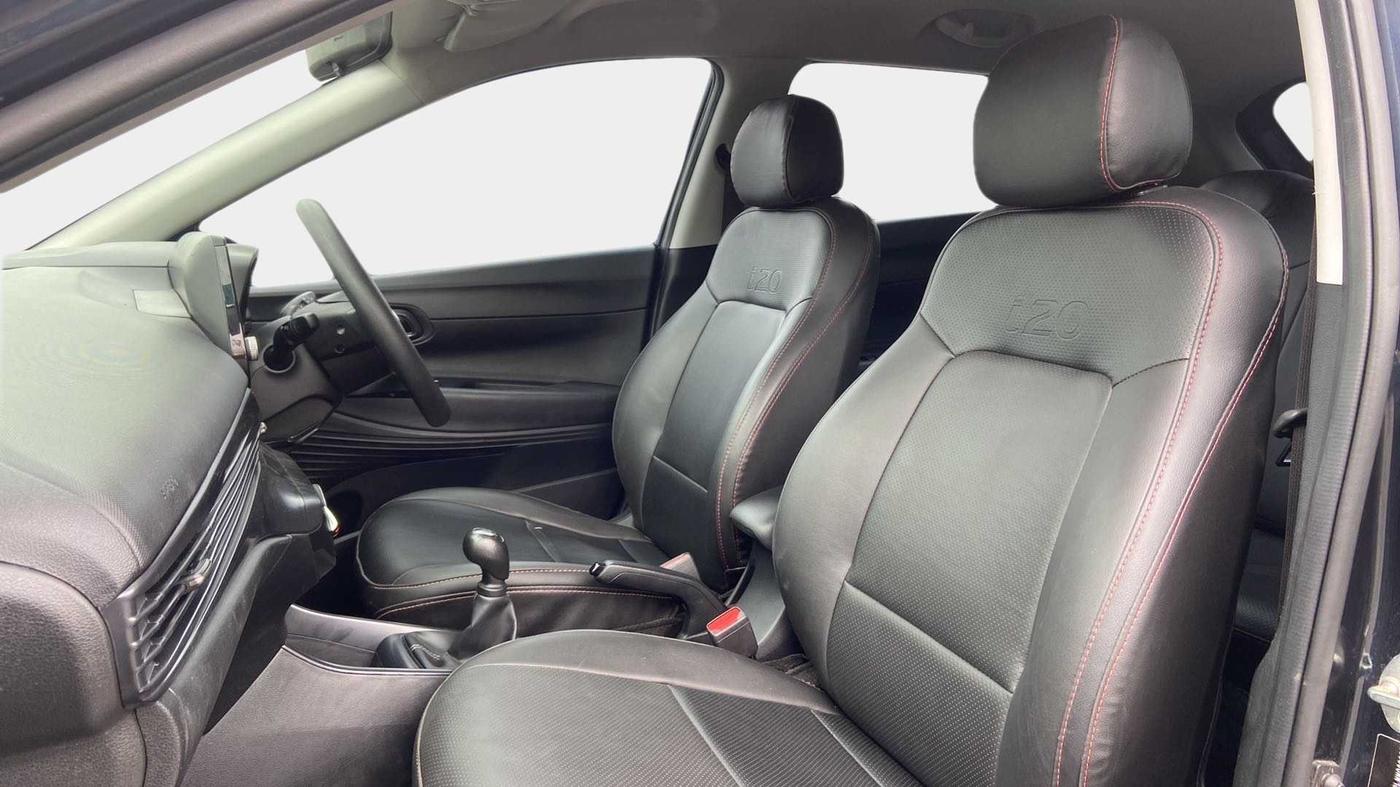 2021 Hyundai NEW I20 SPORTZ 1.2 MT, Petrol, Manual, 29,873 km, Right Side Front Door Cabin
