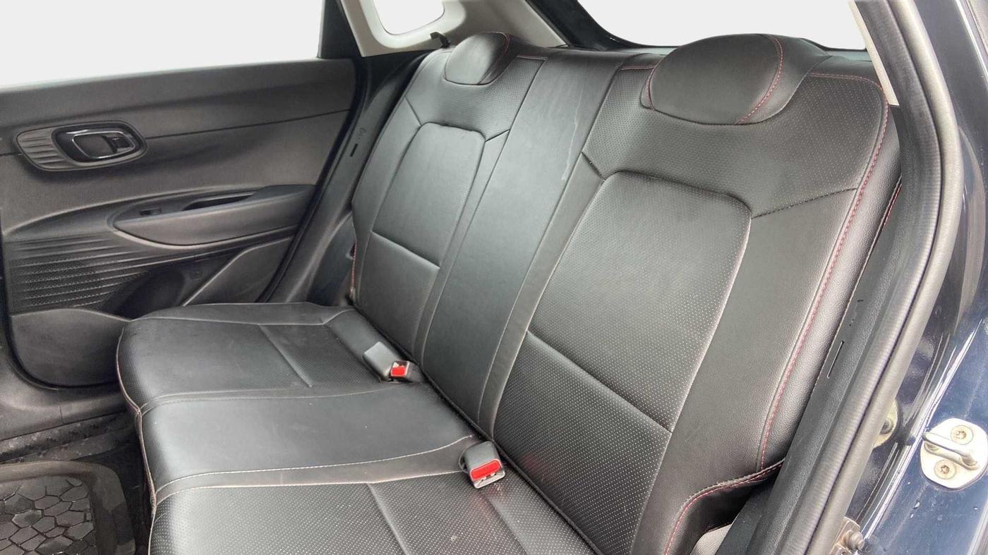 2021 Hyundai NEW I20 SPORTZ 1.2 MT, Petrol, Manual, 29,873 km, Right Side Rear Door Cabin