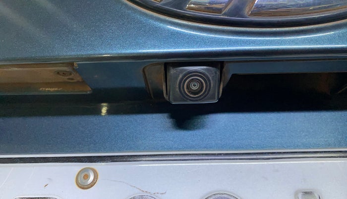 2021 Mahindra XUV300 W8 (O) 1.5 DIESEL AMT DUAL TONE, Diesel, Automatic, 43,126 km, Parking Camera